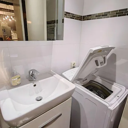 Feriehus Mitoyenne Climatisee T3 Avec Piscine Et Parking Pour 6 - Fr-1-607-217